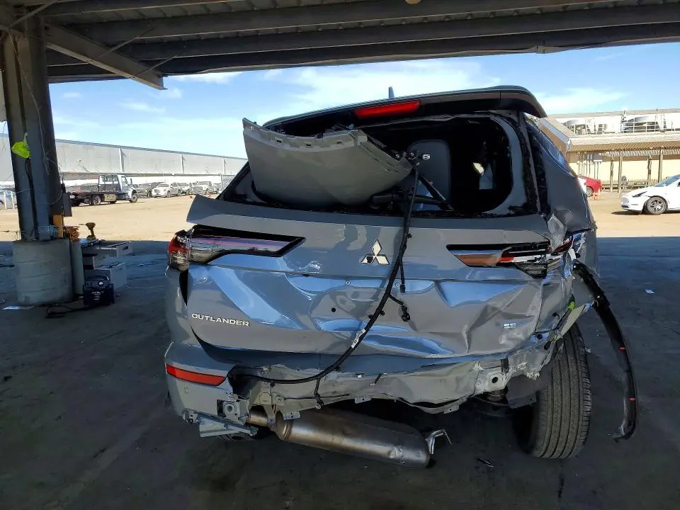 2025 MITSUBISHI OUTLANDER SE  