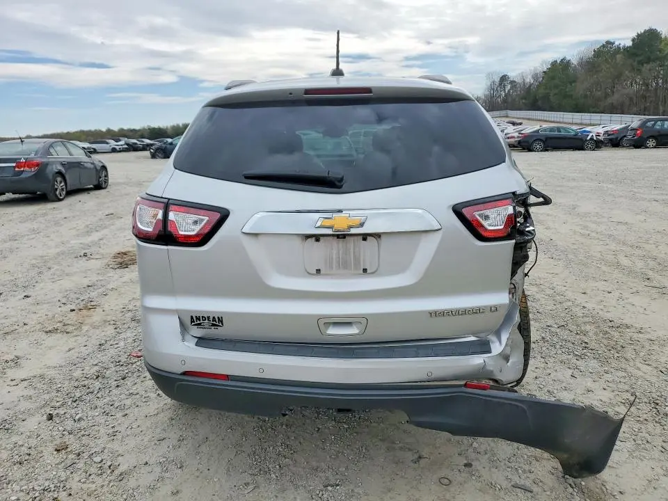 2016 CHEVROLET TRAVERSE LT  