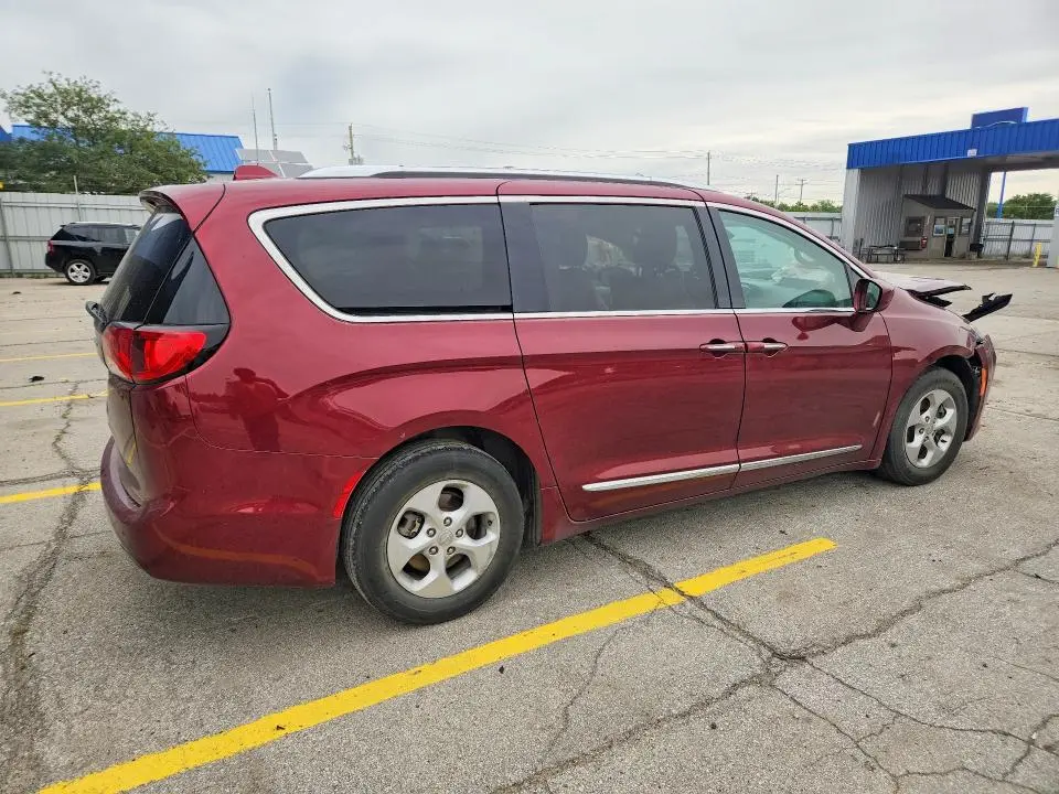 2017 CHRYSLER PACIFICA TOURING L PLUS  