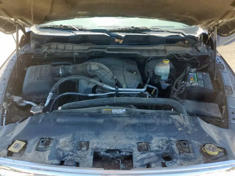 2016 RAM 1500 SLT  