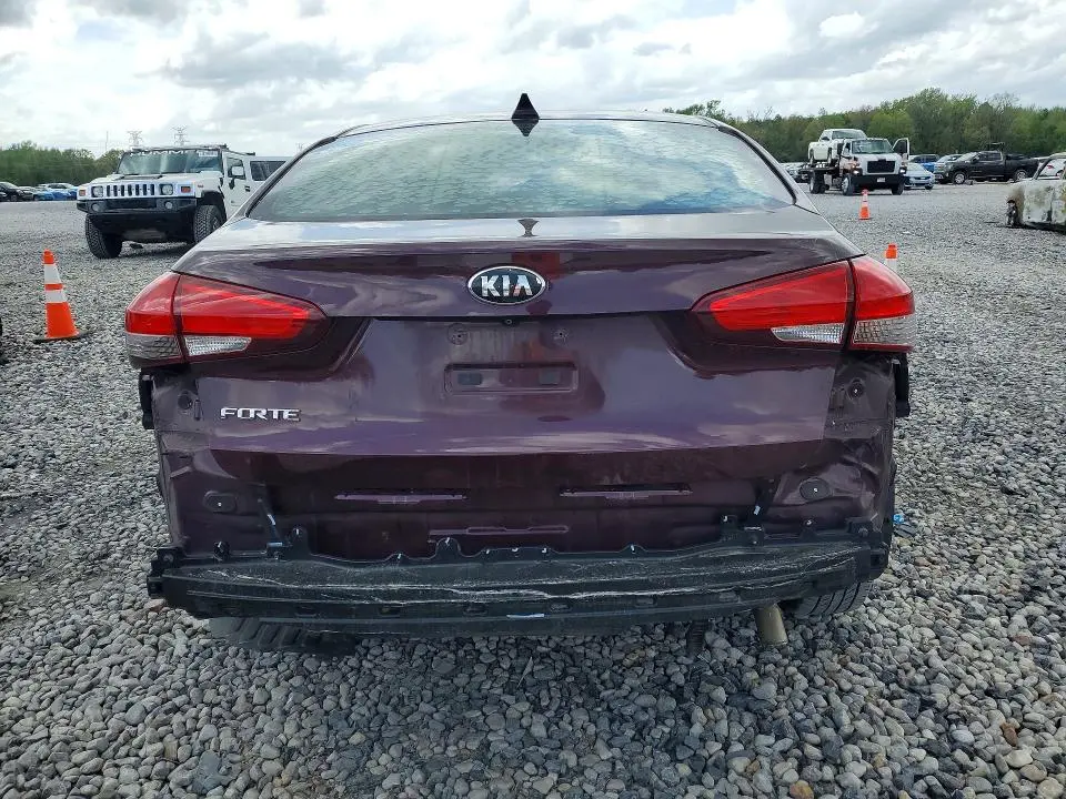 2018 KIA FORTE LX  