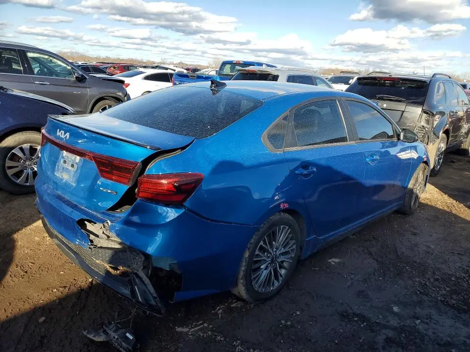 2022 KIA FORTE GT-LINE  