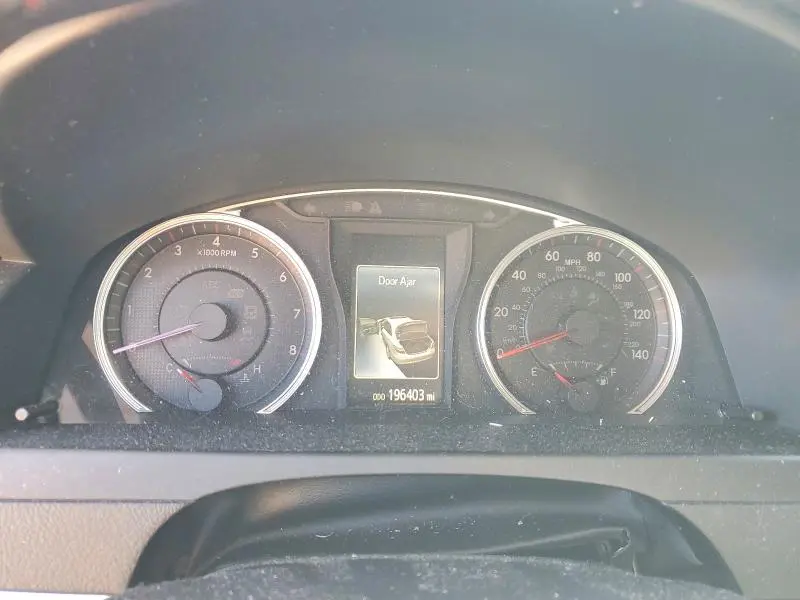 2016 TOYOTA CAMRY SE  