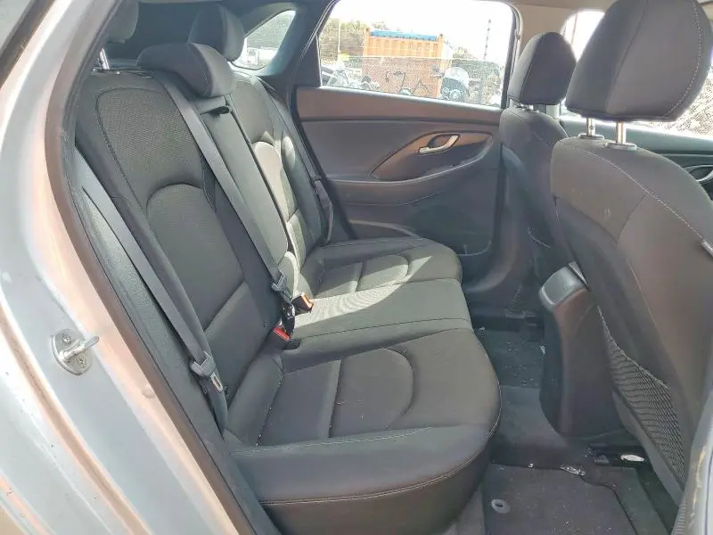 2018 HYUNDAI ELANTRA GT BASE  