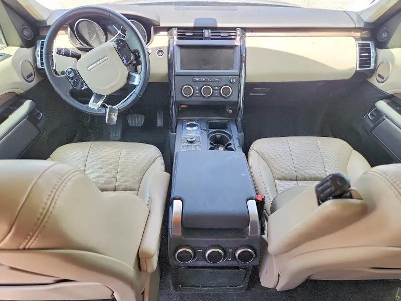 2019 LAND ROVER DISCOVERY SE  