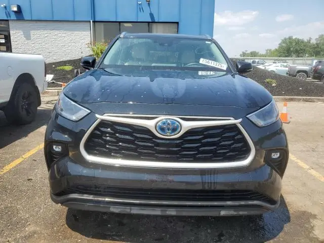 2021 TOYOTA HIGHLANDER HYBRID XLE  