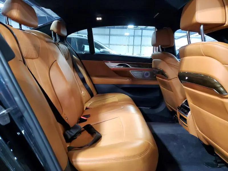 2016 BMW 750 XI  