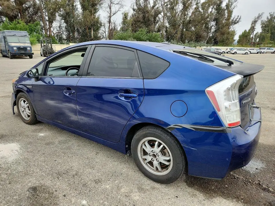 2011 TOYOTA PRIUS THREE  