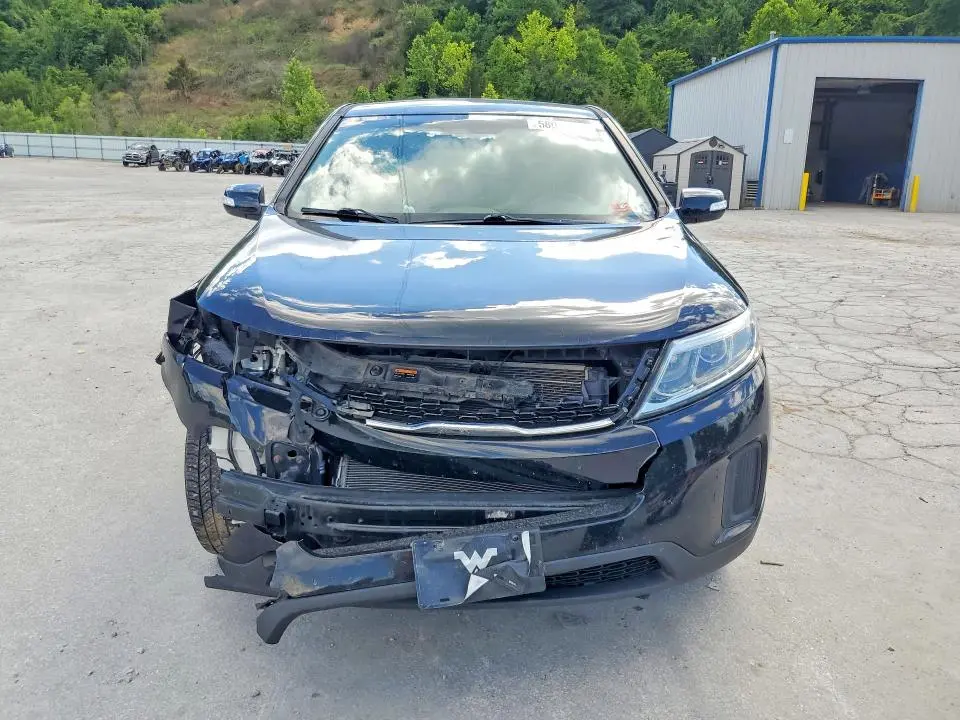 2015 KIA SORENTO LX  