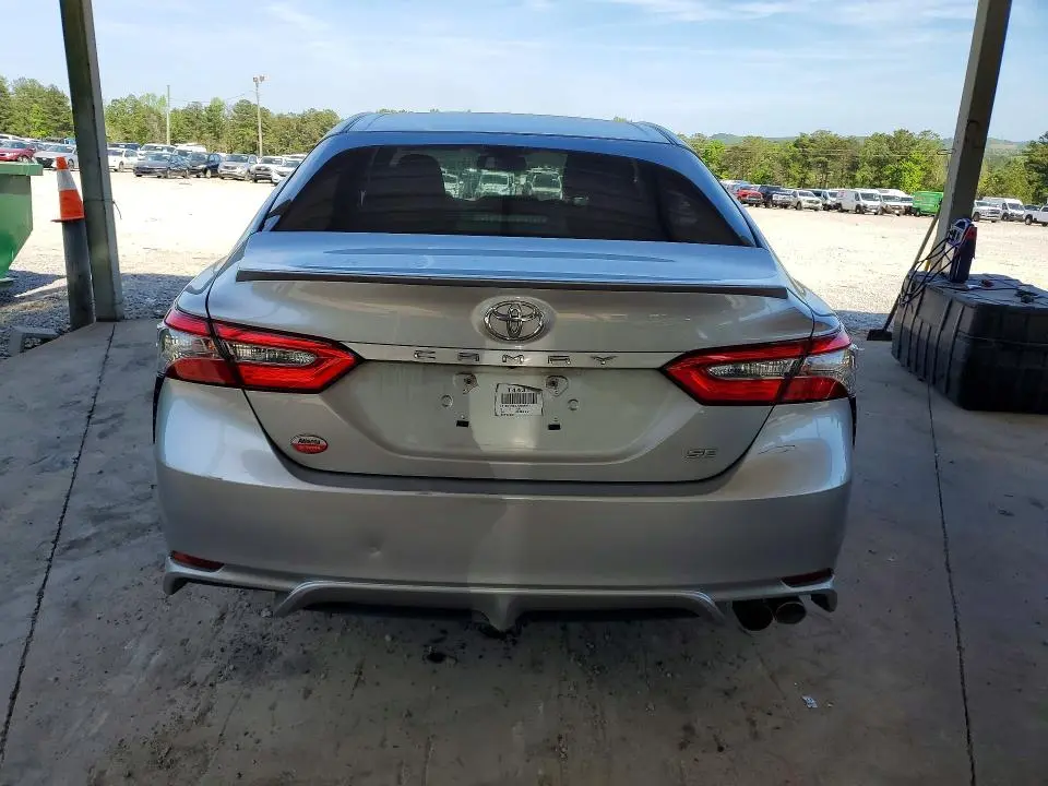 2018 TOYOTA CAMRY SE  