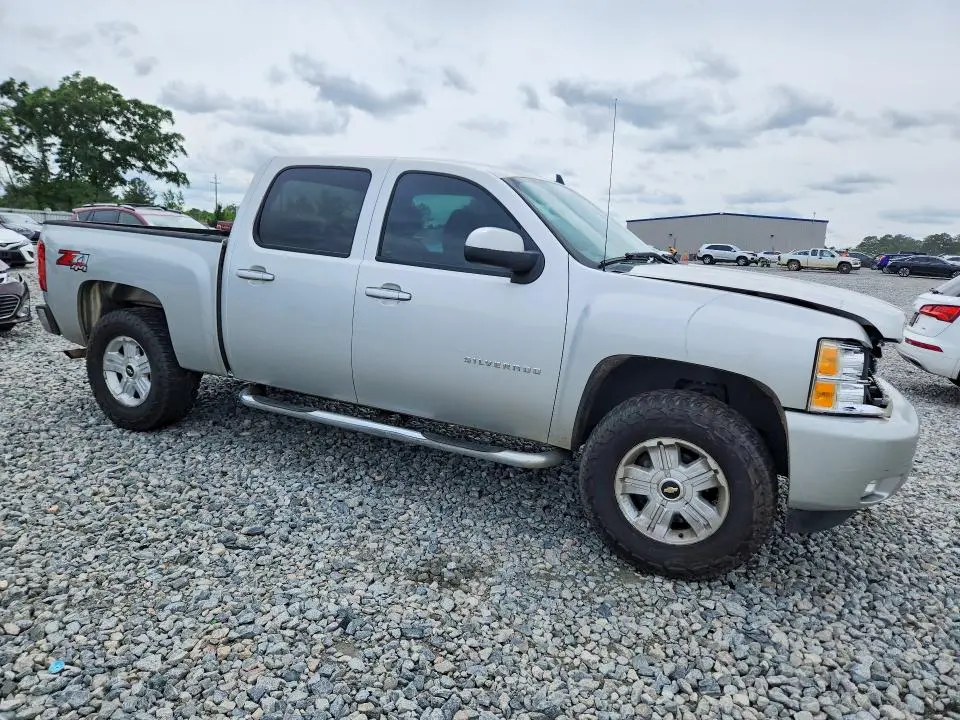 2011 CHEVROLET SILVERADO K1500 LT  