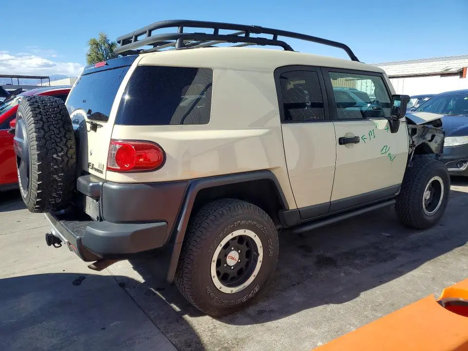 2010 TOYOTA FJ CRUISER BASE  