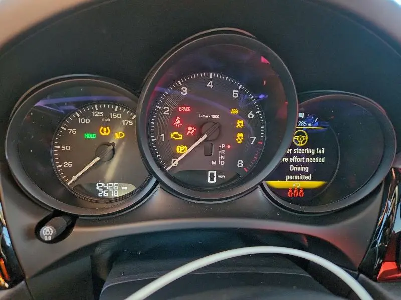 2025 PORSCHE MACAN BASE  