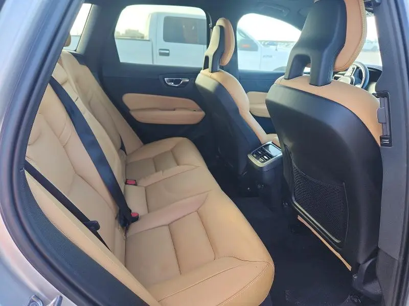 2018 VOLVO XC60 T6  
