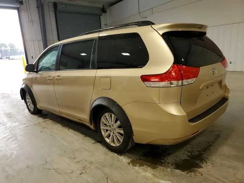 2011 TOYOTA SIENNA LE 7-PASSENGER  