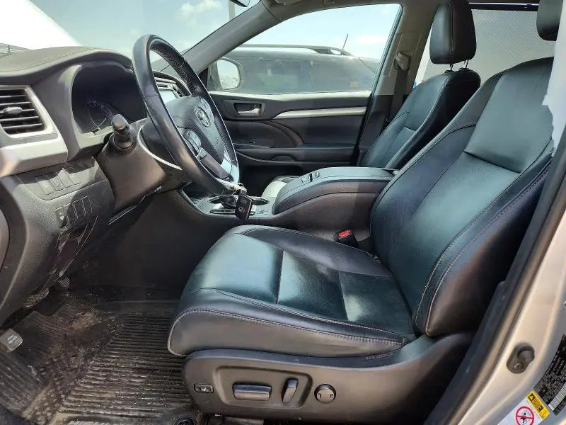 2019 TOYOTA HIGHLANDER XLE  