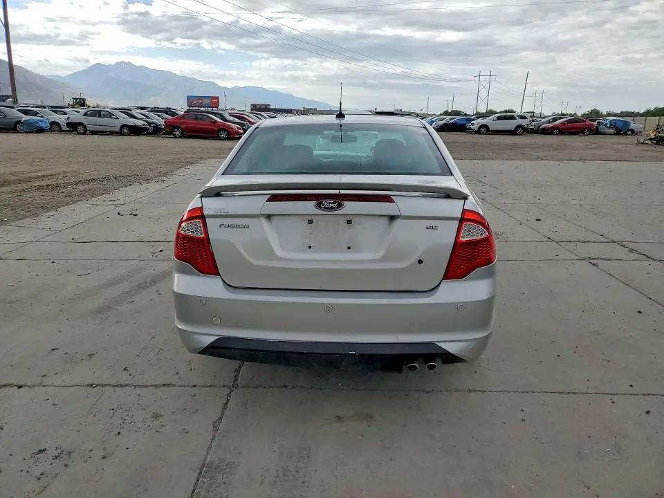 2011 FORD FUSION SE  