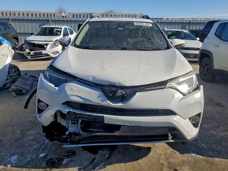 2017 TOYOTA RAV4 XLE  