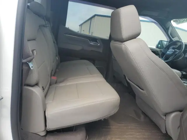 2022 GMC SIERRA K1500 SLT  