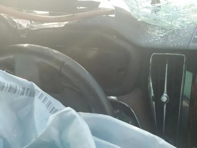 2021 VOLVO XC60 T5 MOMENTUM  