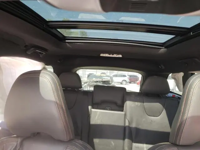 2016 VOLVO XC60 T6 PLATINUM  