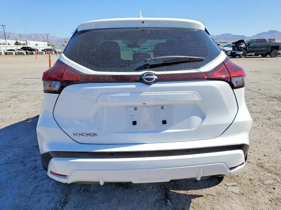 2024 NISSAN KICKS S  