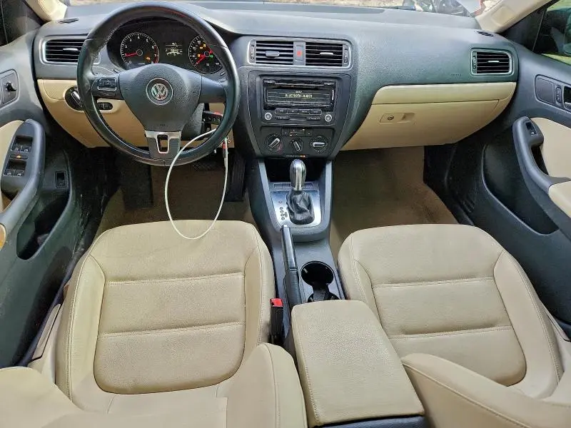 2012 VOLKSWAGEN JETTA SE  