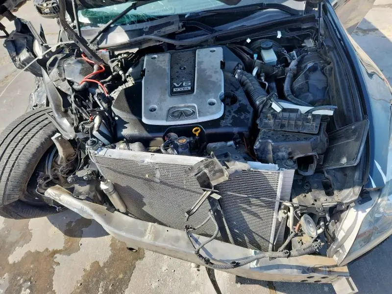 2013 INFINITI G37 JOURNEY  