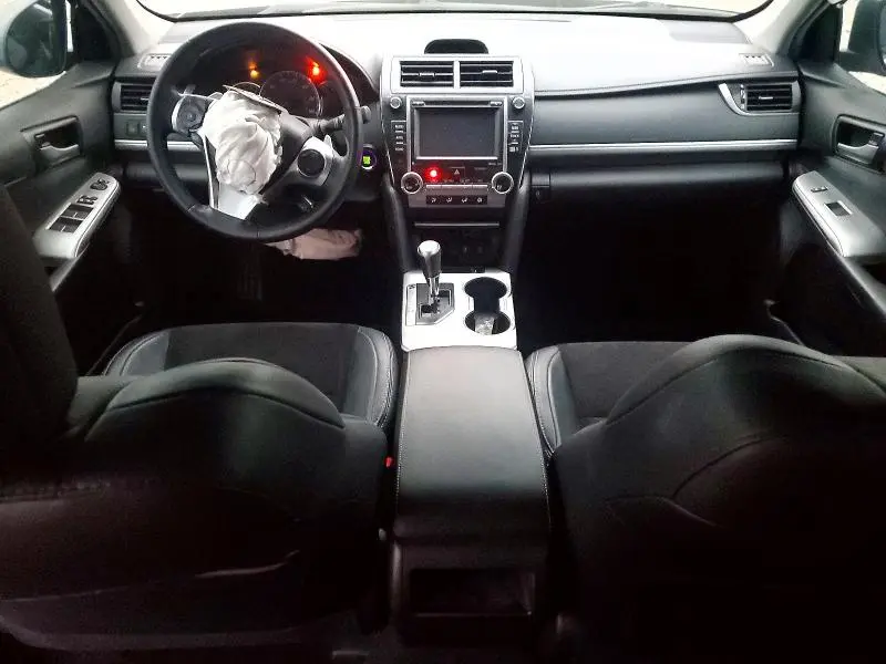 2014 TOYOTA CAMRY SE  