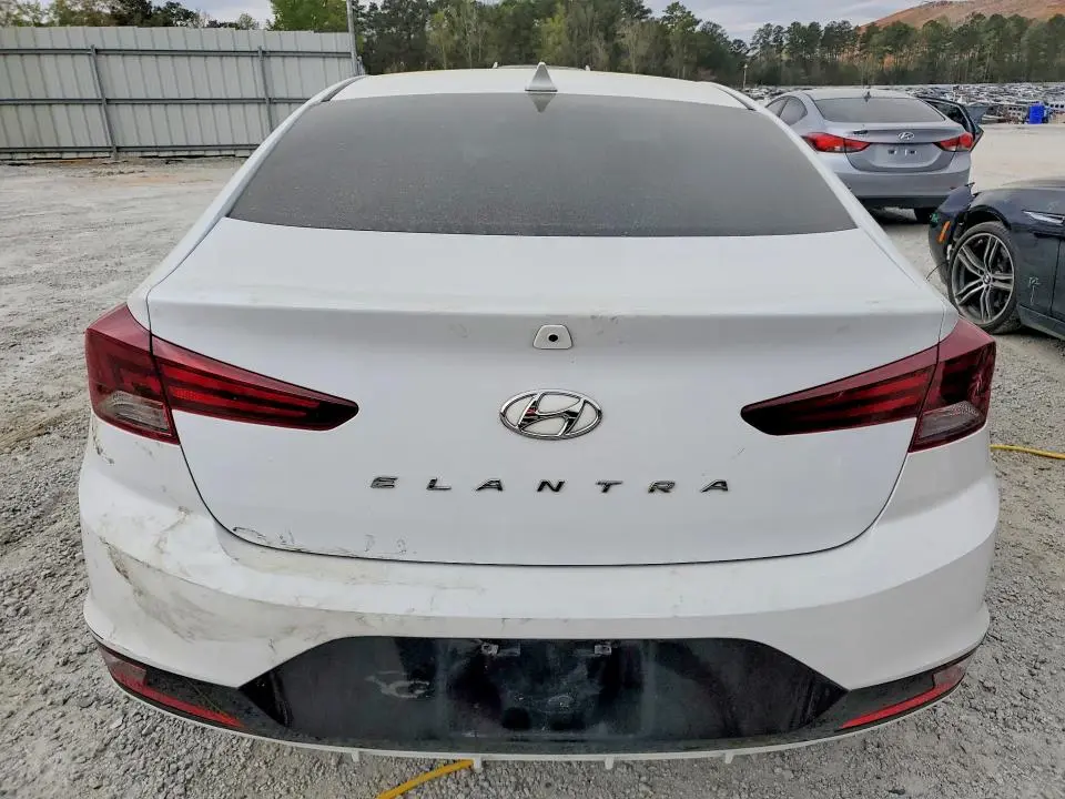 2020 HYUNDAI ELANTRA SEL  