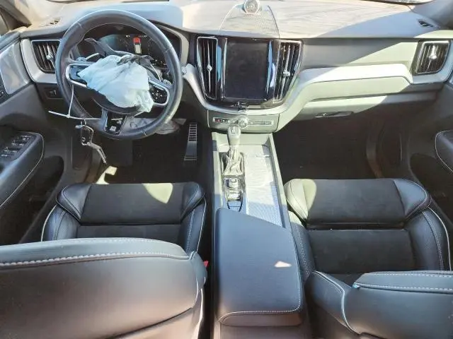 2019 VOLVO XC60 T5 R-DESIGN  
