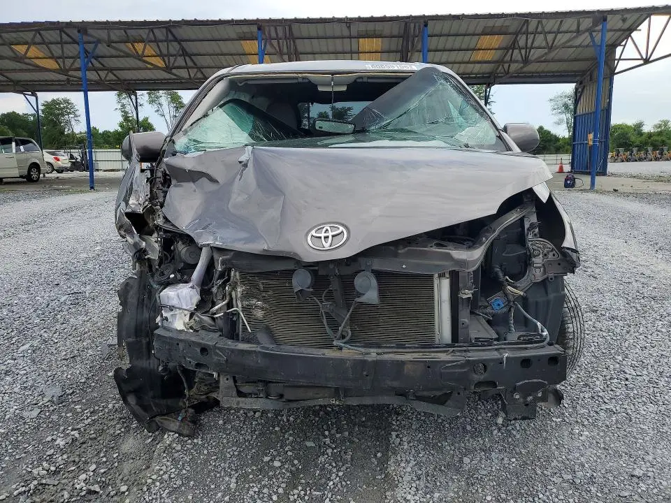 2015 TOYOTA SIENNA XLE 8-PASSENGER  