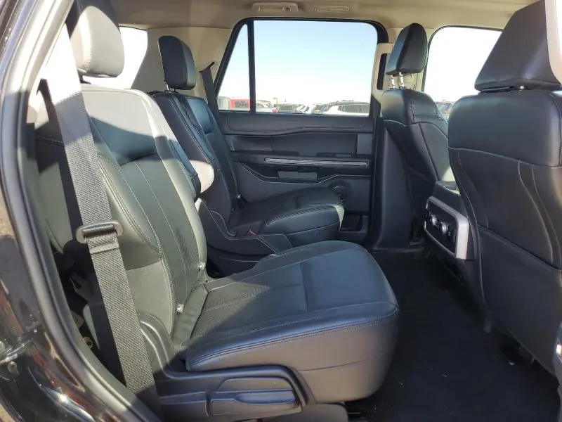 2024 FORD EXPEDITION XLT  