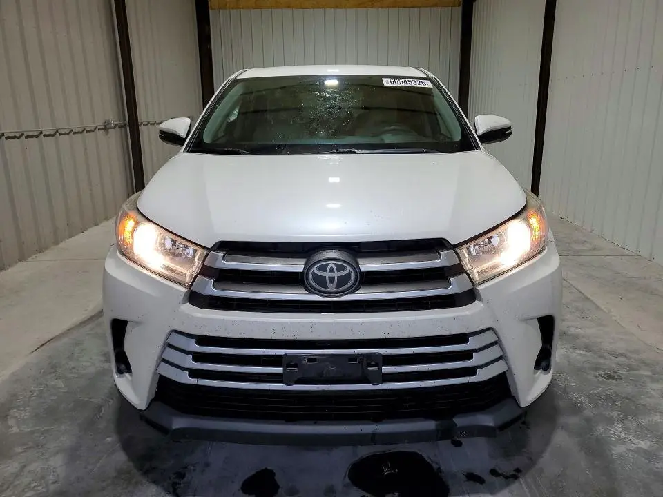 2017 TOYOTA HIGHLANDER LE  