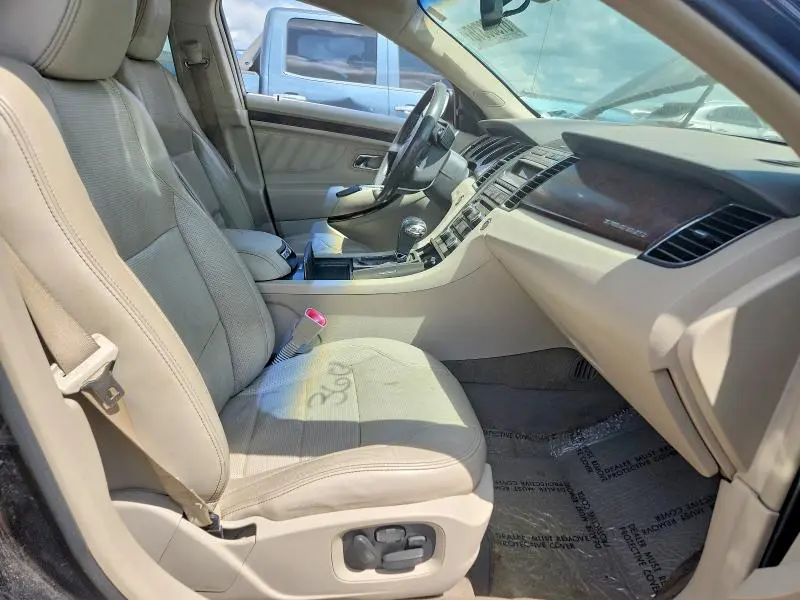 2010 FORD TAURUS LIMITED  