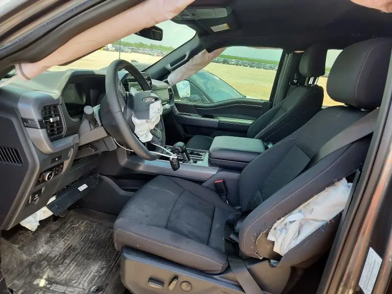 2025 FORD F150 XLT  