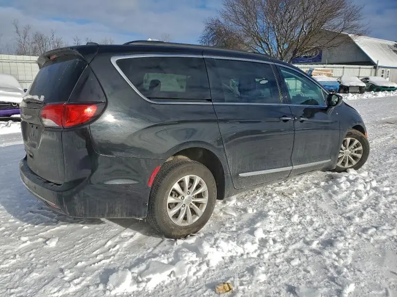 2017 CHRYSLER PACIFICA TOURING L  