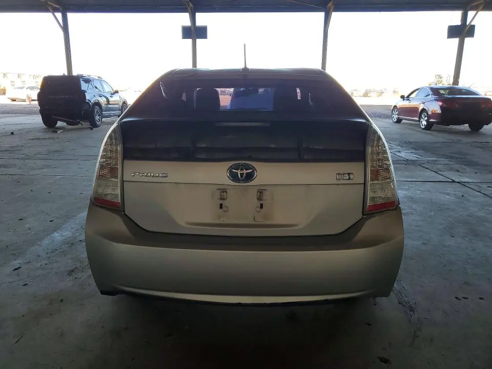 2010 TOYOTA PRIUS III  