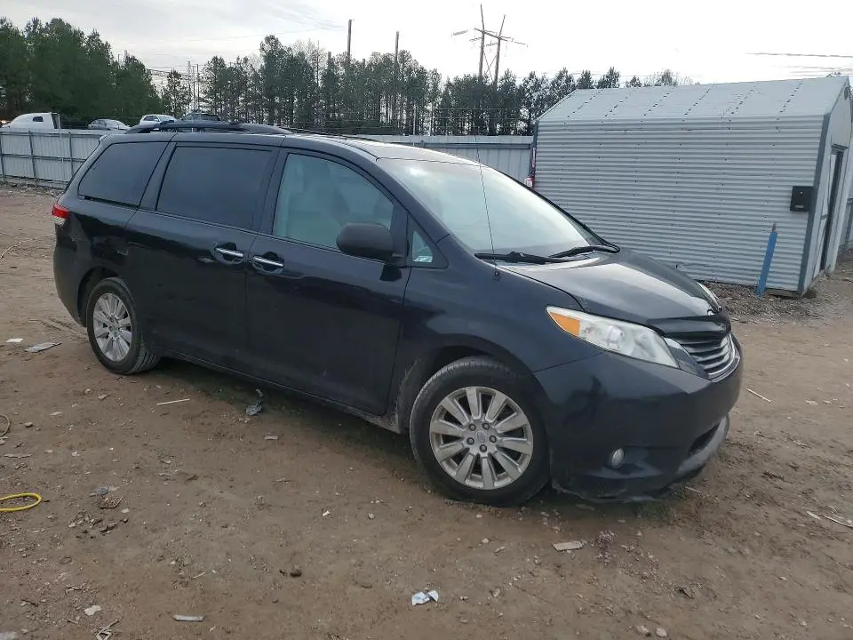 2013 TOYOTA SIENNA XLE 7-PASSENGER  