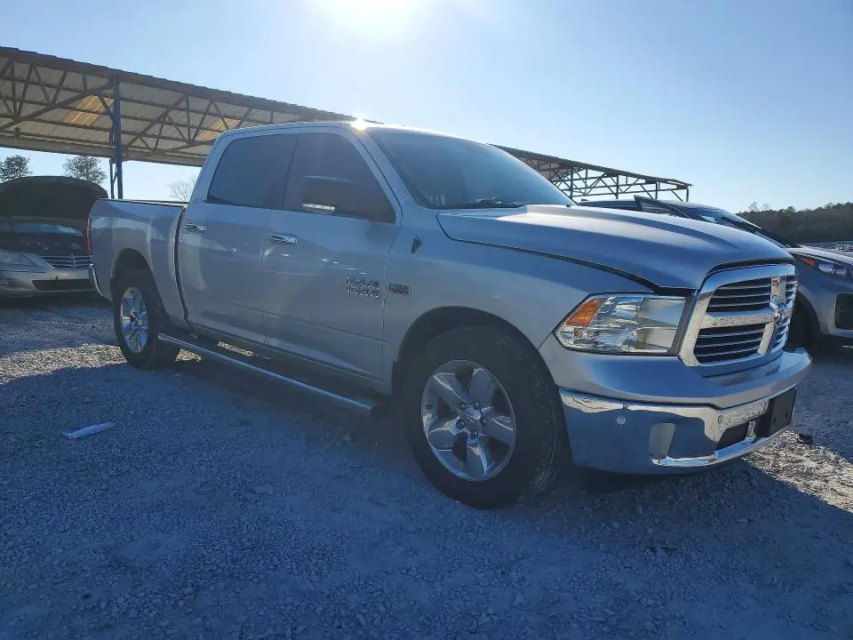 2016 RAM 1500 SLT  