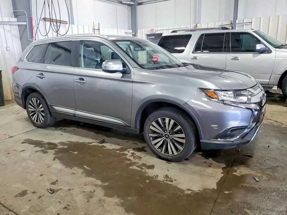 2020 MITSUBISHI OUTLANDER SE  