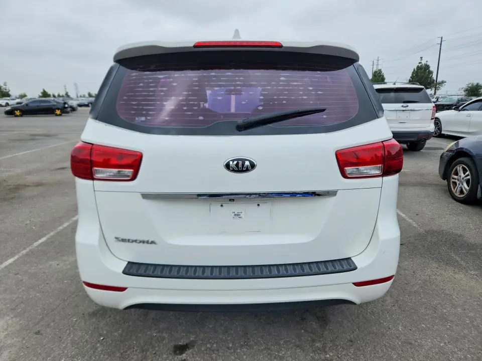 2016 KIA SEDONA L  