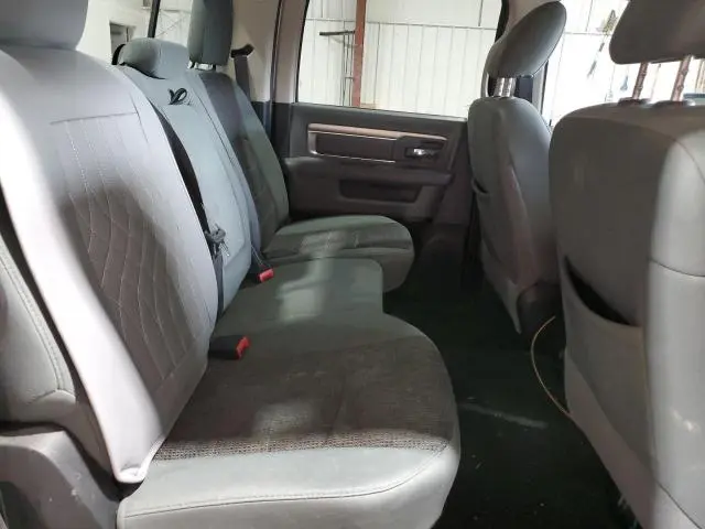 2016 RAM 1500 SLT  