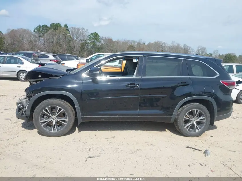 2016 TOYOTA HIGHLANDER XLE V6