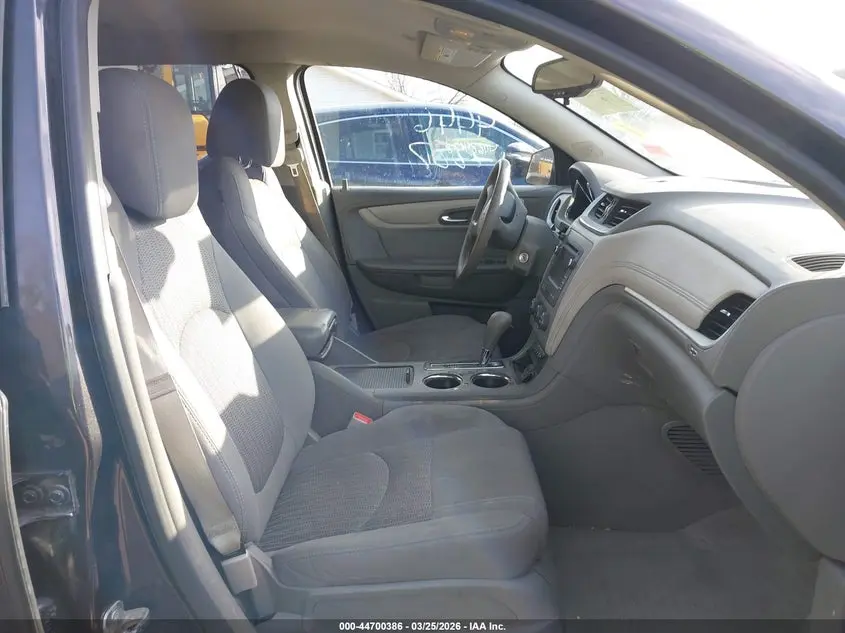 2016 CHEVROLET TRAVERSE LS