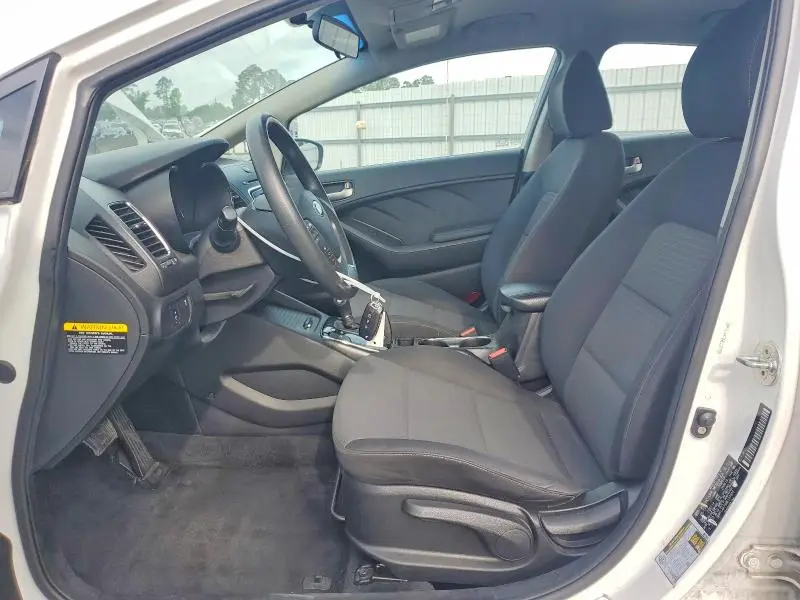 2017 KIA FORTE LX  