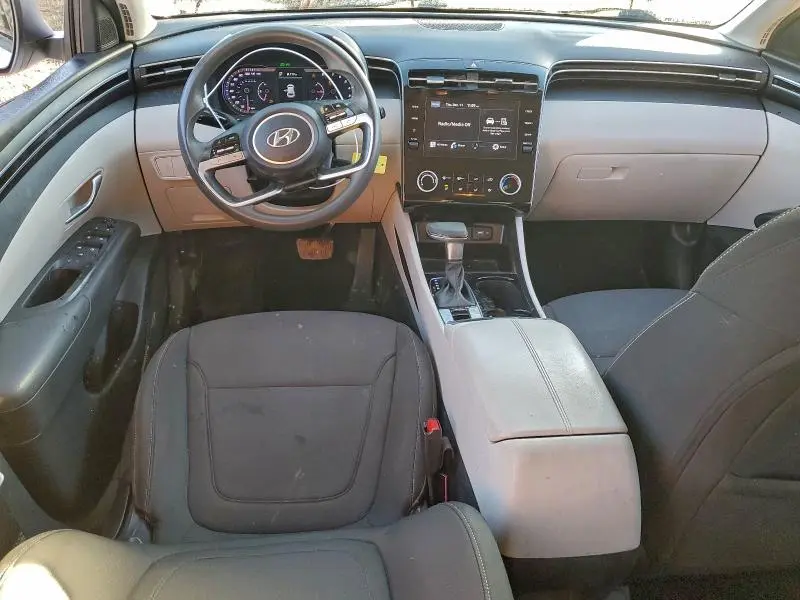 2022 HYUNDAI TUCSON SE  