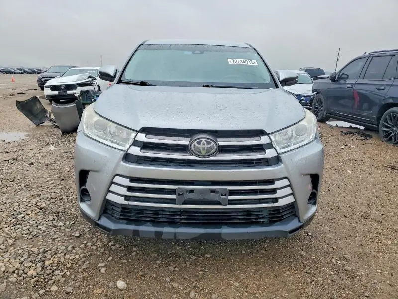 2017 TOYOTA HIGHLANDER LE  