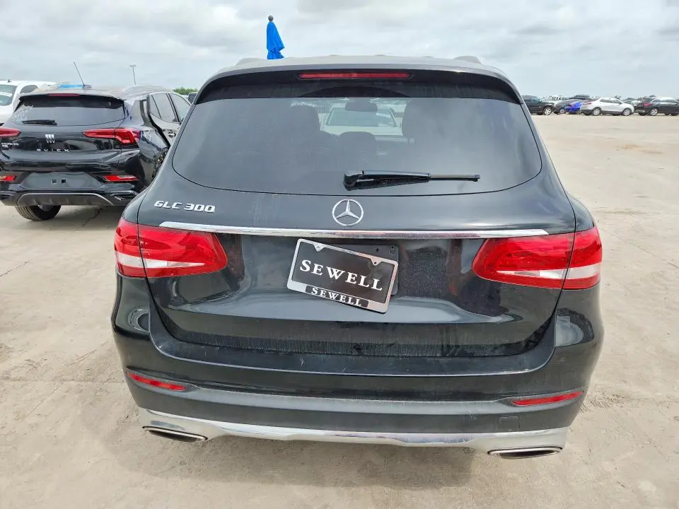 2019 MERCEDES-BENZ GLC 300  