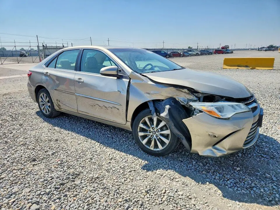 2015 TOYOTA CAMRY XLE V6  